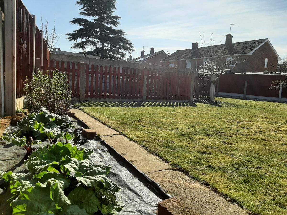 Vila Huge Garden House For Contractors And Families Ollerton Exteriér fotografie